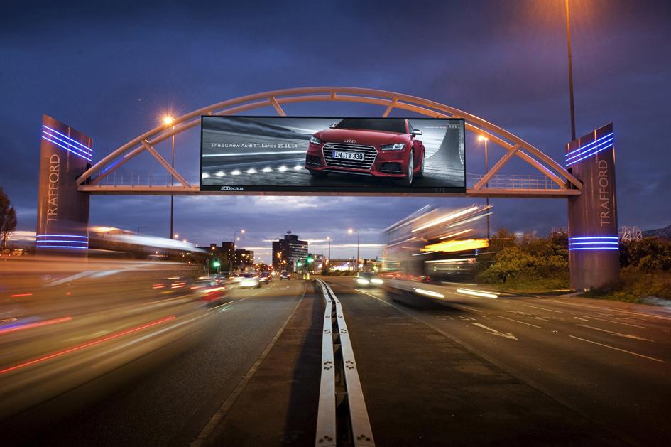 World's best digital billboard JCDecaux UK